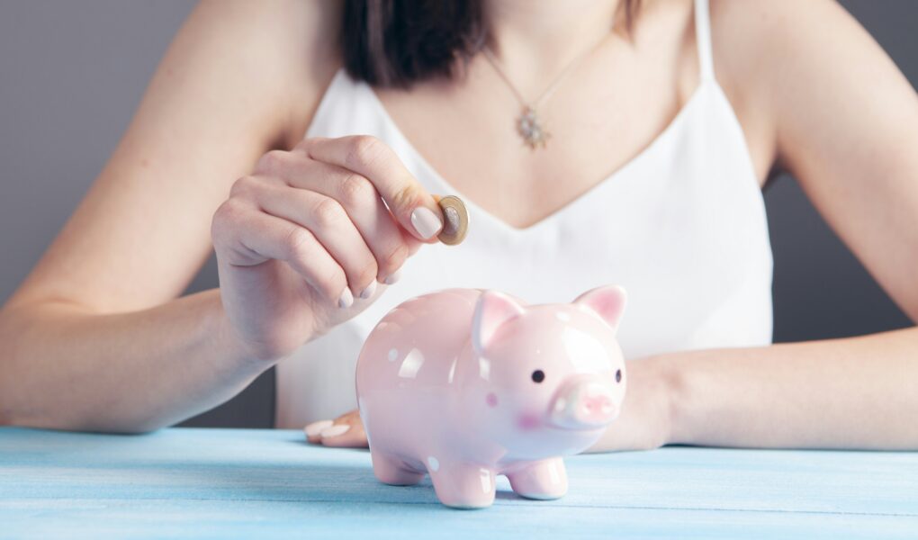 oszczędzanie pieniędzy