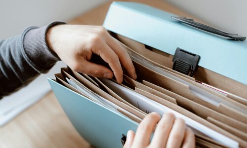 Segregacja dokumentów – proste sposoby na porządek w papierach