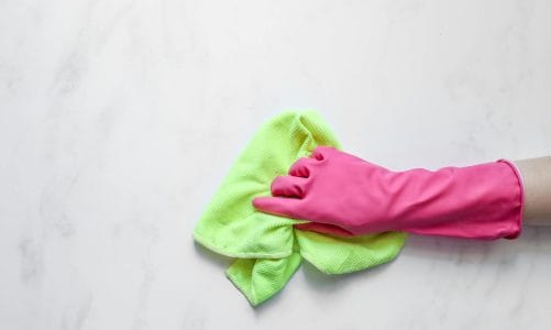 Jak skutecznie walczyć z kurzem w domu?